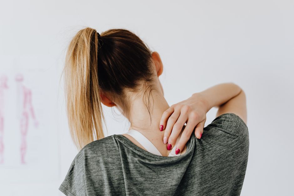 how to sleep with a sore neck without making it worse