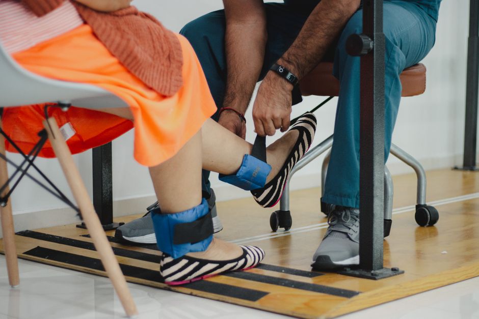 how to strap an ankle with kt tape
