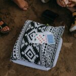 how to use black and white cards for babies effectively