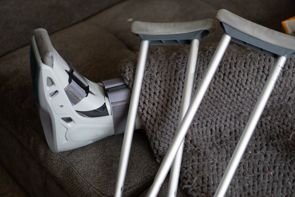 how to use elbow crutches safely and correctly