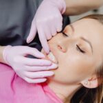 how to use teeth whitening gel with light at home