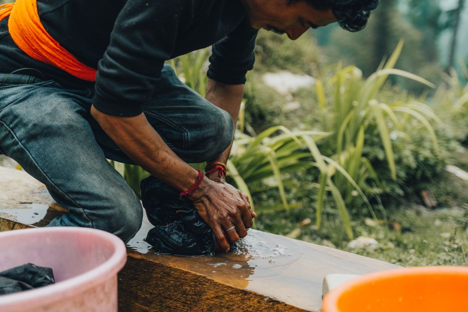 how to wash a knee brace without damaging it