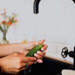 how to wash vegetables to remove pesticides what works