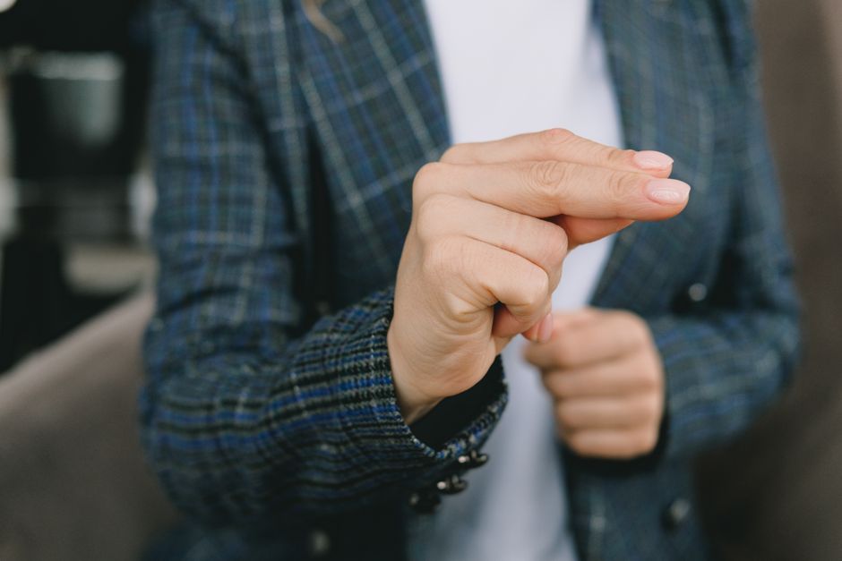 how to write sign language glossing and signwriting