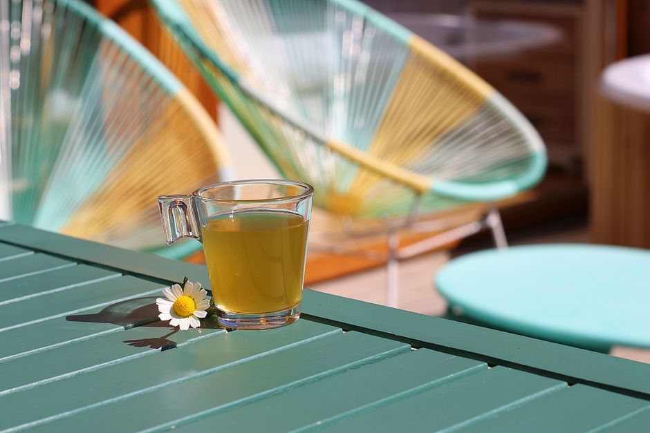 is chamomile tea safe to drink while pregnant