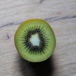is kiwi peel edible
