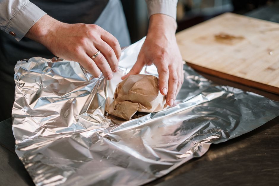 is wrapping food in aluminum foil actually safe