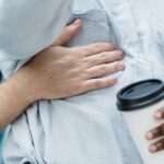 what causes a hiatal hernia and whos at risk