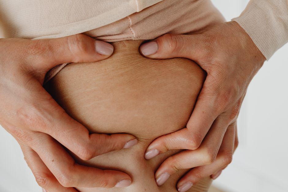 what causes cellulitis in the legs