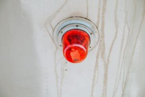 what causes flashes of light in your vision