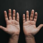 what do schizophrenia hand movements look like