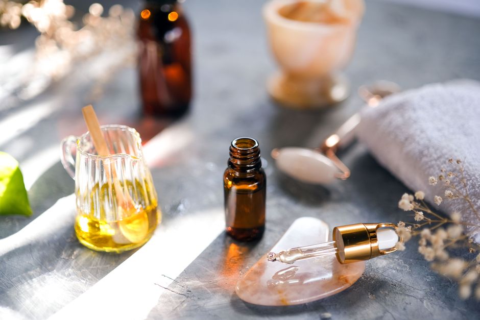 what essential oils help with menstrual cramps