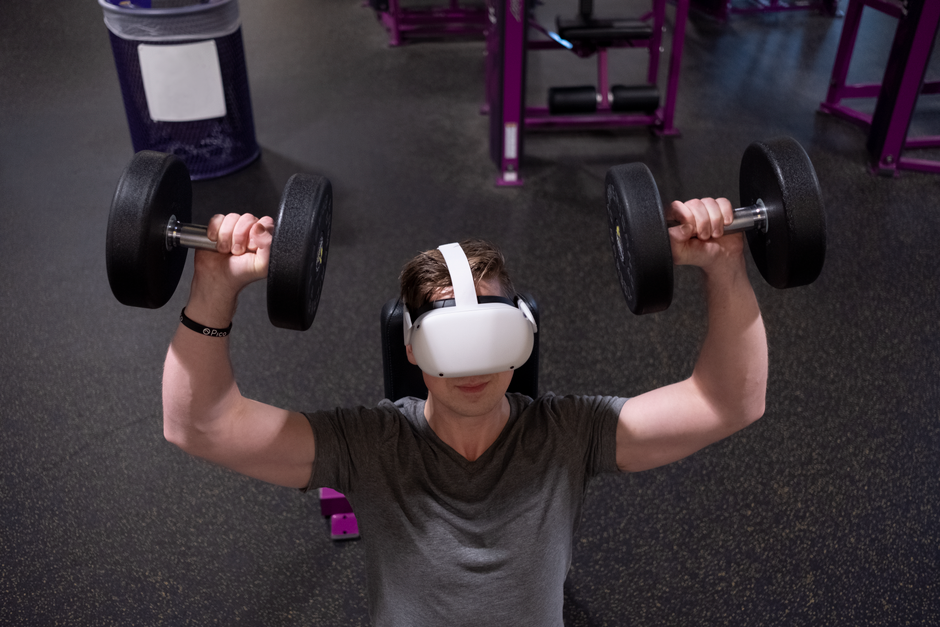 what is a key feature of mixed reality
