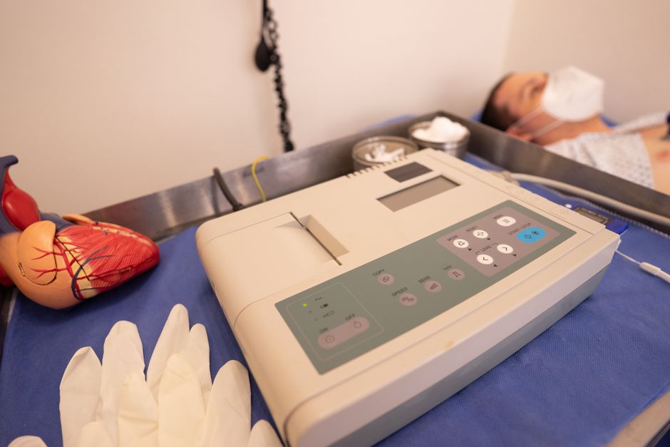 what is cardiac tamponade causes signs treatment