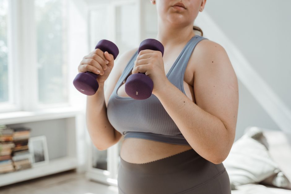 what is normal weight for 5 4 female