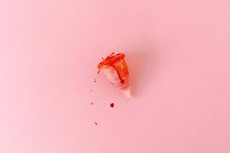 what makes blood red color