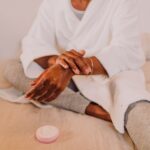 what makes your skin itch causes and triggers