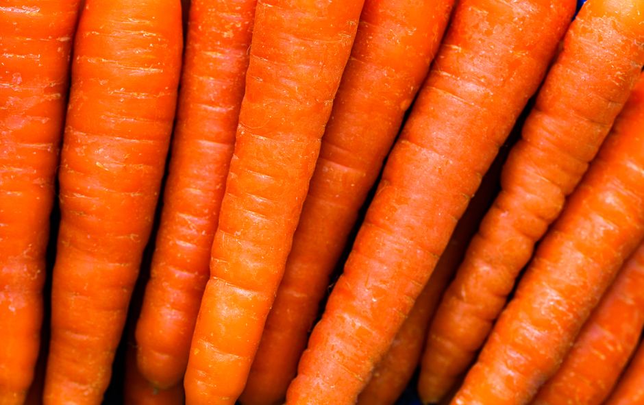 what vitamins do carrots have
