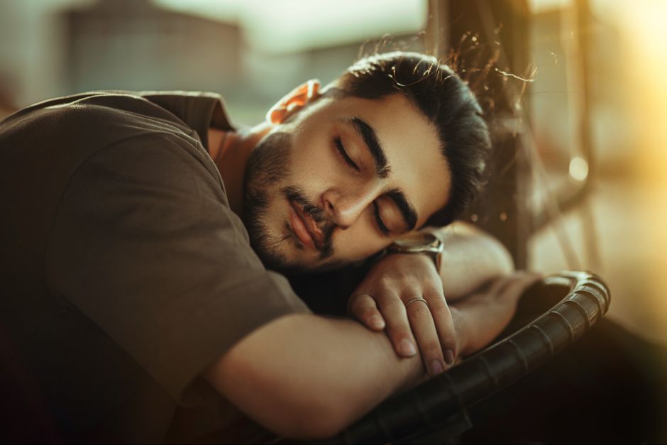 when should you stop sleeping on your back when pregnant
