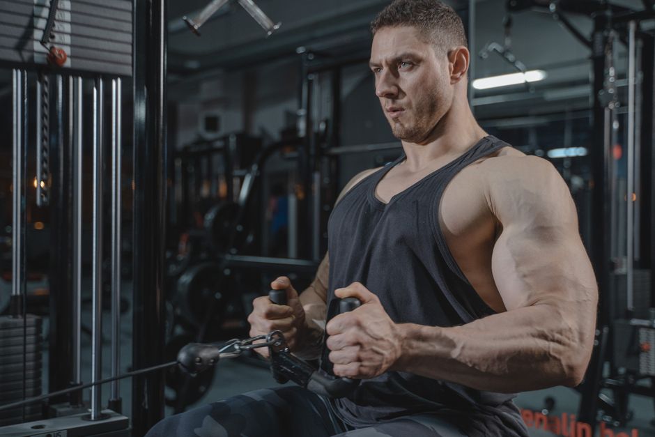 why is my deltoid twitching and how to stop it