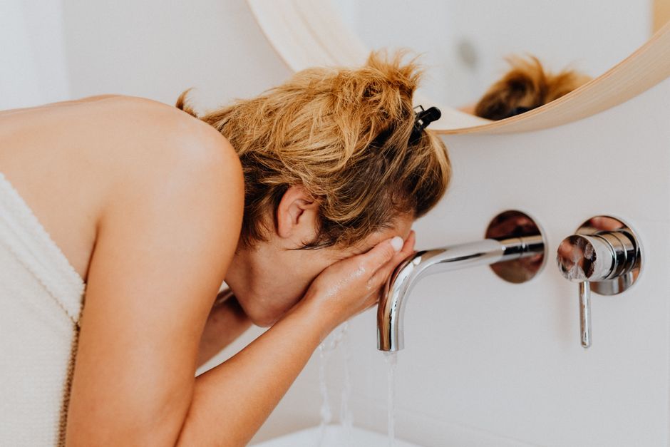 why is my face sinking in causes of facial volume loss