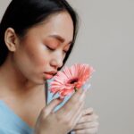 why your face smells like garlic and how to fix it