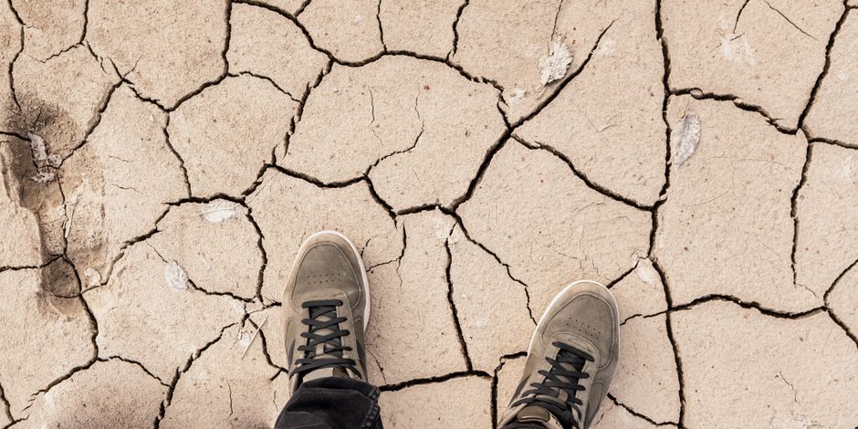 can you walk with a fractured hip