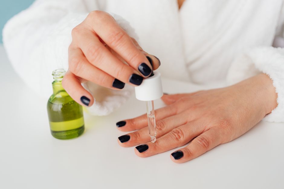 does gel polish cause fungus signs and risks