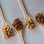 how many carbs in pecans