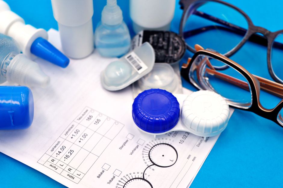how much contacts cost