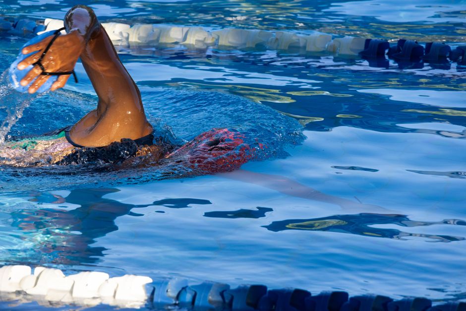 how to ease swimmers ear pain drops heat more