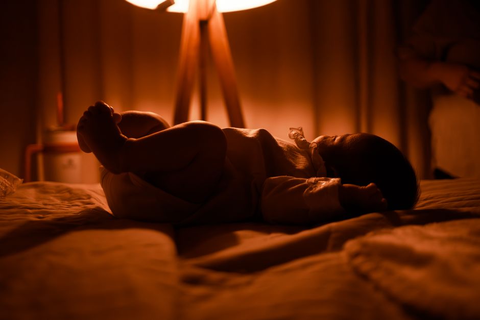 how to fix day night confusion in newborns