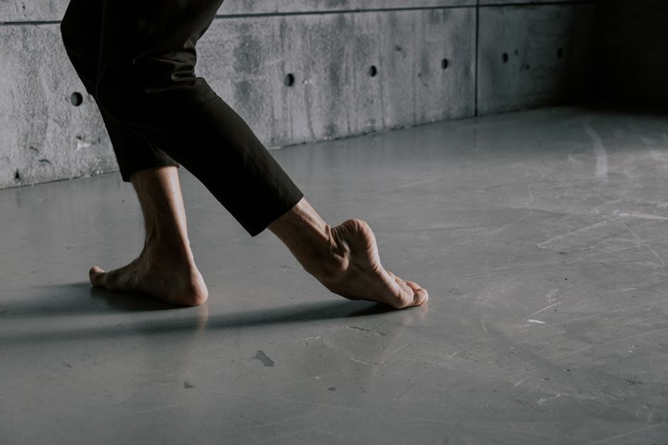 how to fix dusty concrete floors for good