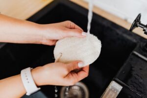 How To Give Infant Sponge Bath? Tips 3 how to give infant sponge bath