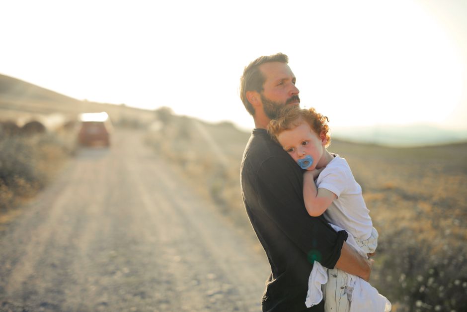 how to hold a child safe holds for newborns