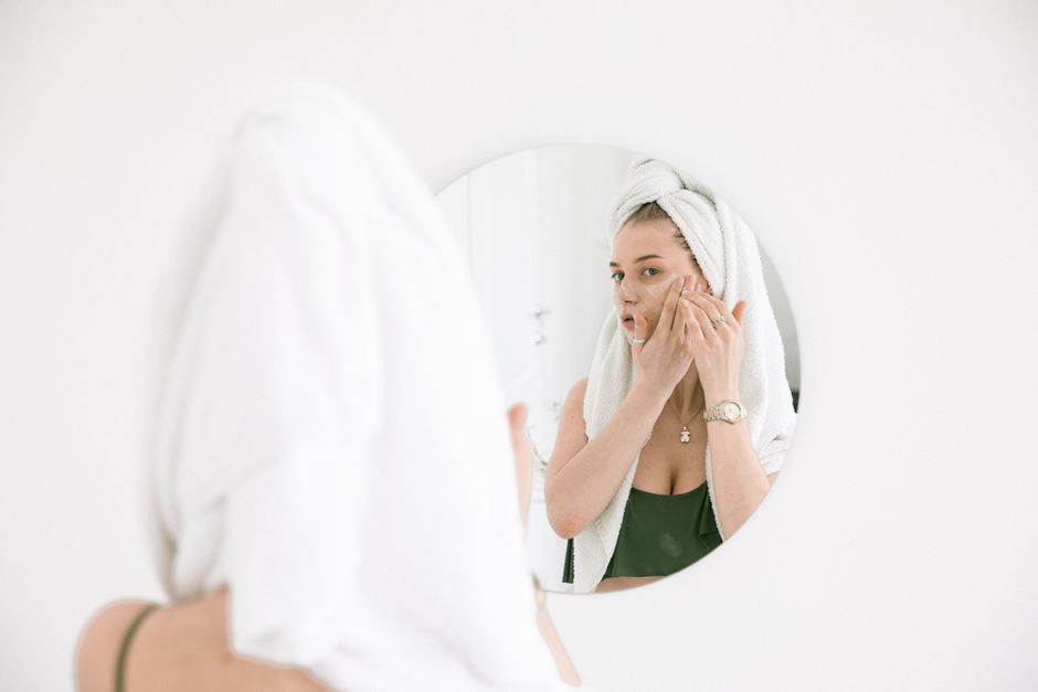 how to look younger in your 40s what actually works