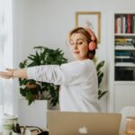 how to maximize desk space with multiple monitors