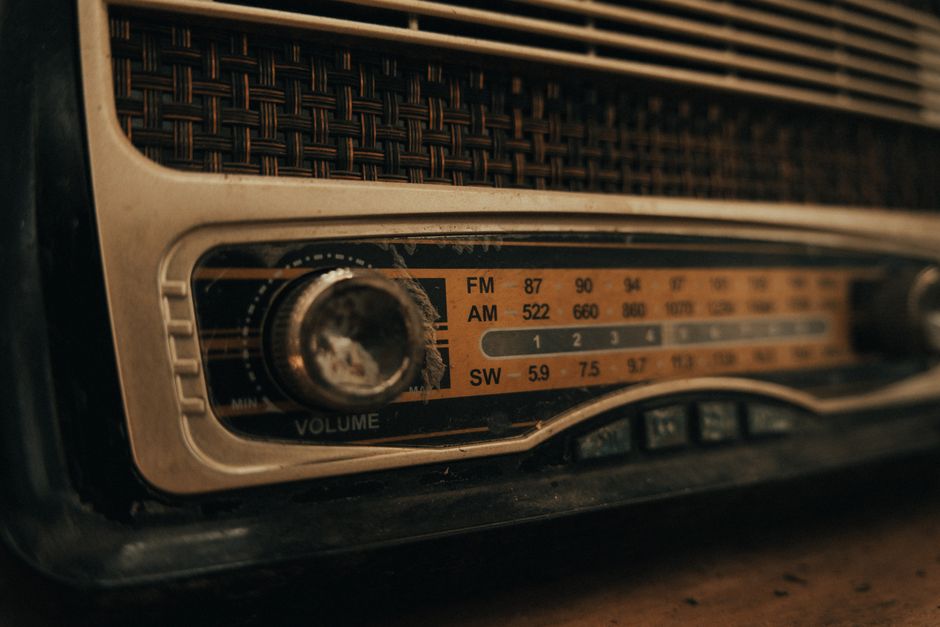 how to pick up radio frequencies on your phone