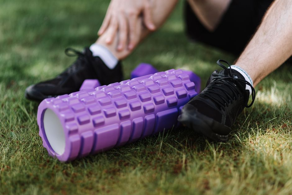 how to put on a knee brace and get the right fit