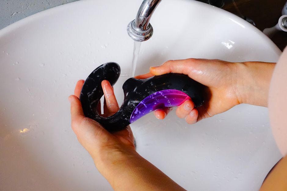 how to remove slippery silicone from any floor