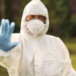 how to stop a yellow jacket sting from hurting
