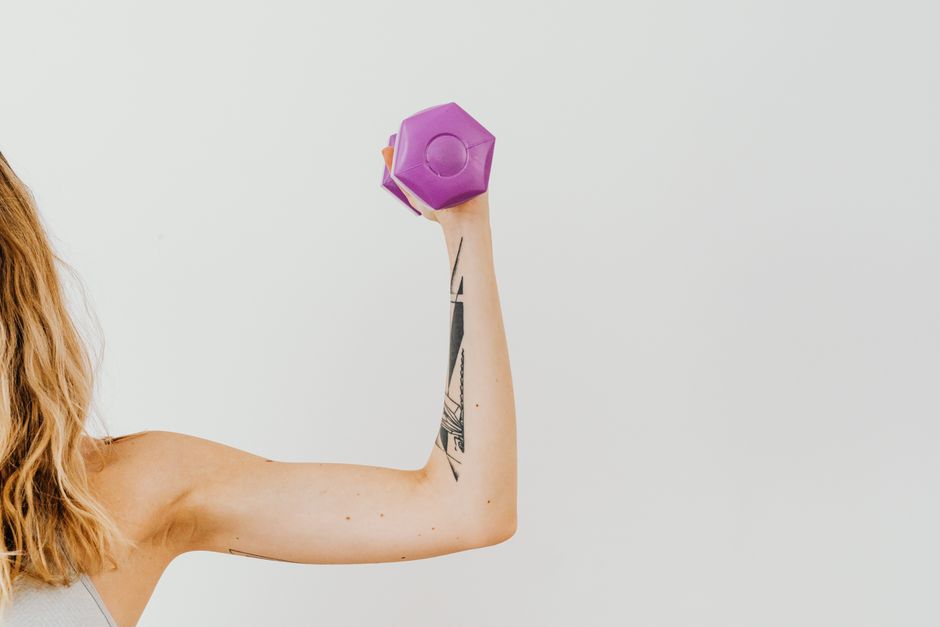 how to tone arms during pregnancy with weights