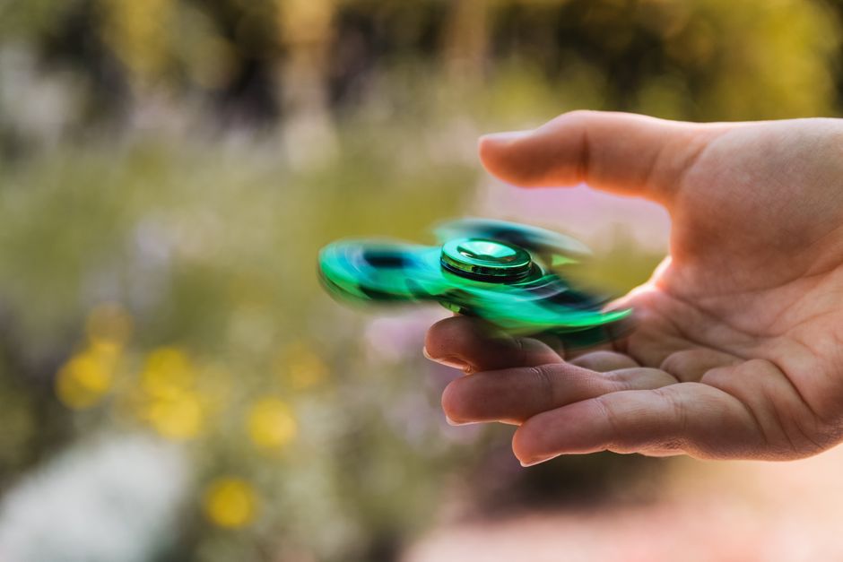 how to use a fidget spinner for anxiety relief