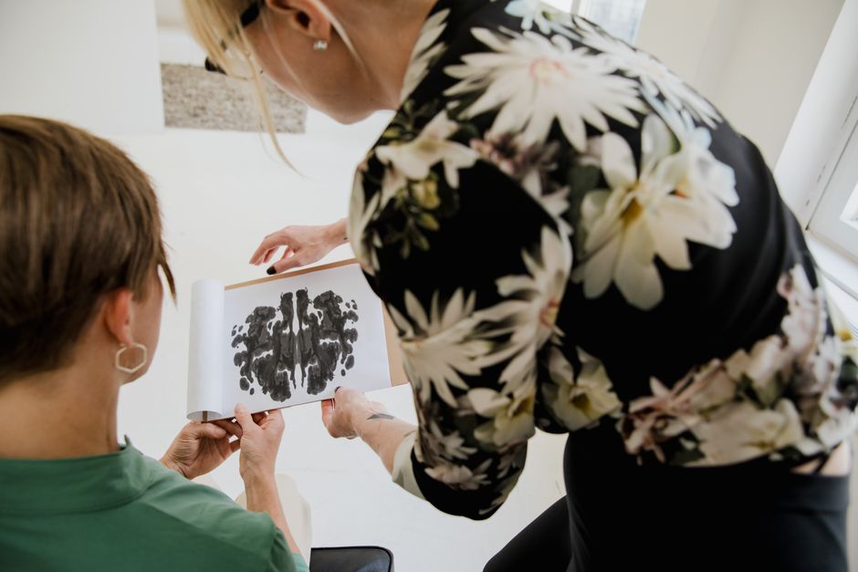 is a dementia diagnosis the same as incapacity