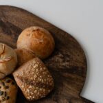 is sourdough low calorie calories per slice compared