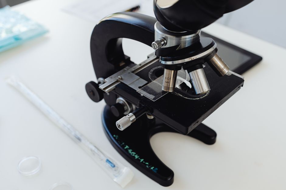 What Microscope Contains A Series Of Lenses what-microscope-contains-a-series-of-lenses