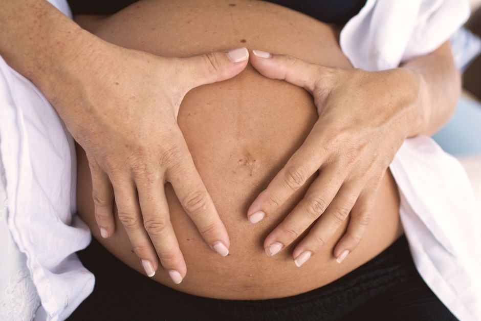 when your pregnant does your belly button pop out