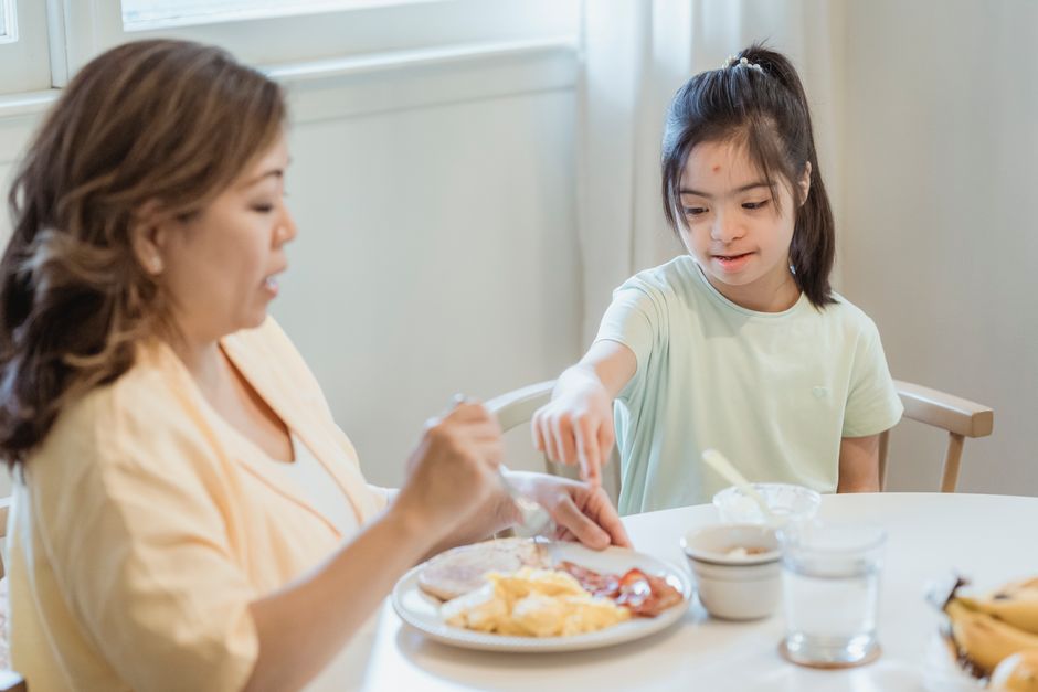 why is my daughter not eating causes and signs