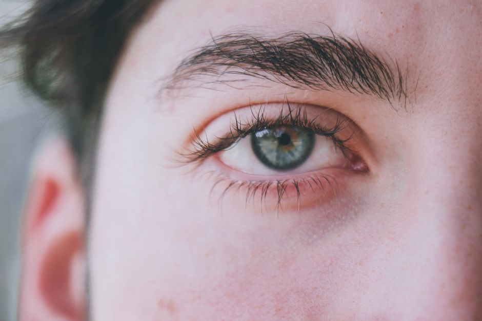 why is my eyelash twitching and when to worry