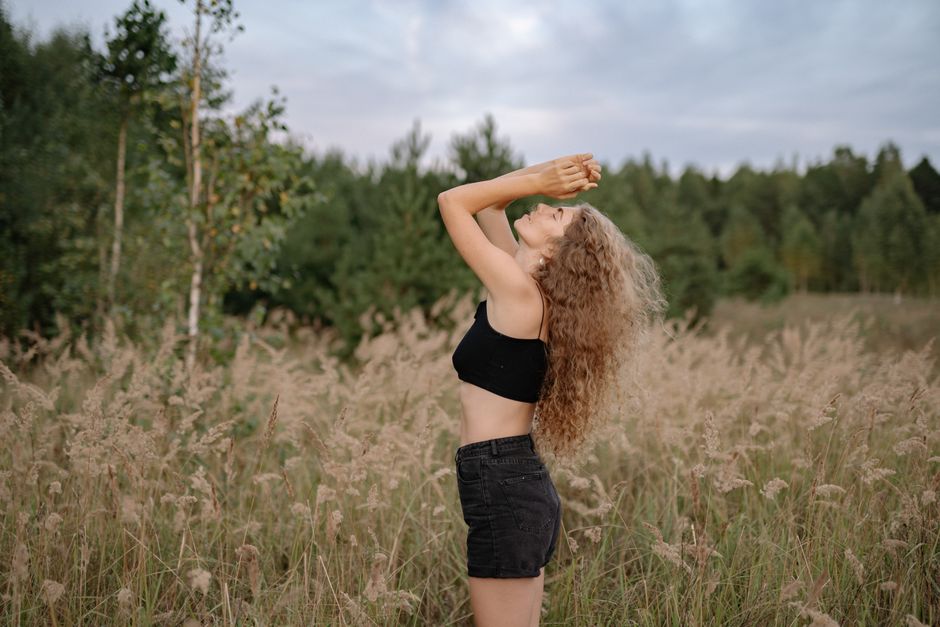 why is my hair no longer curly causes explained